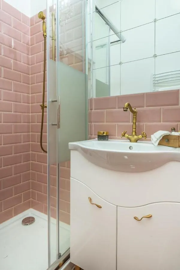 Regina Apartments On Kiraly Street Budapest